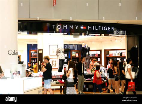fotos de tommy hilfiger store valencia